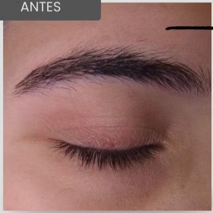 Laminado de cejas — antes